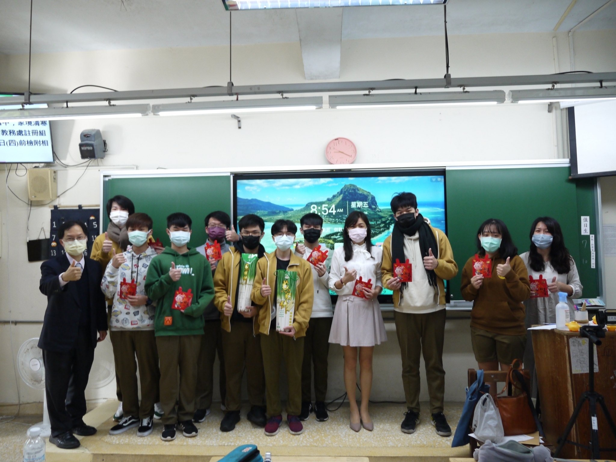 1120106會長發放高三祈福紅包